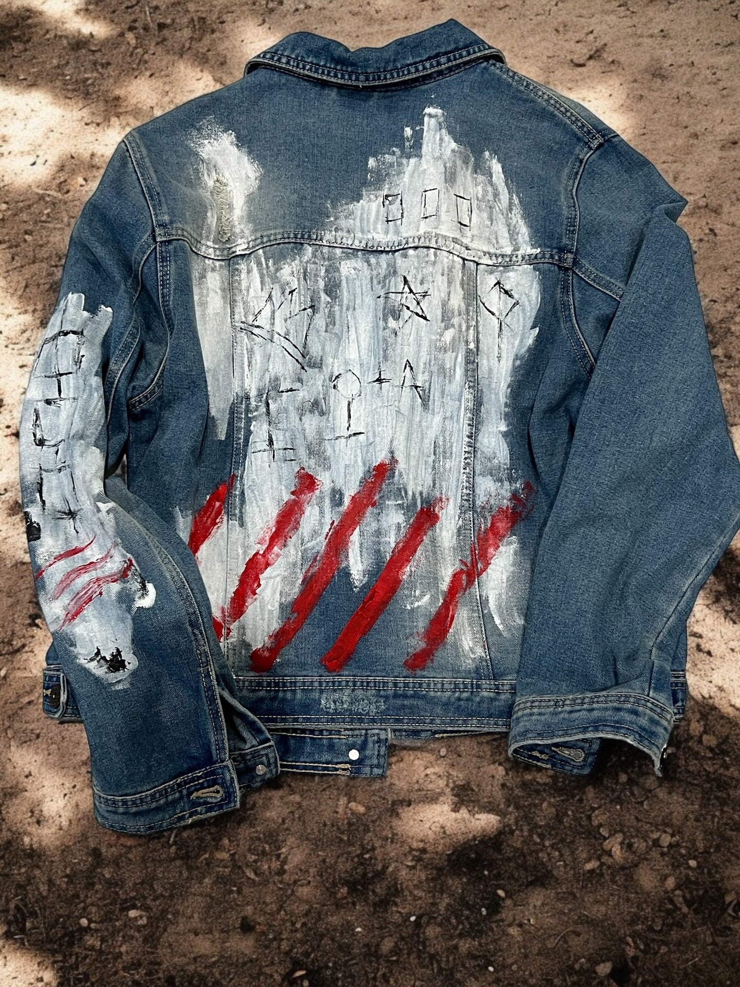 Hand-Painted Unisex Denim Jacket - Modern Streetwear Fashion