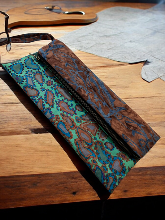 Versatile Dual-Design Purse: Turquoise & Brown Elegance