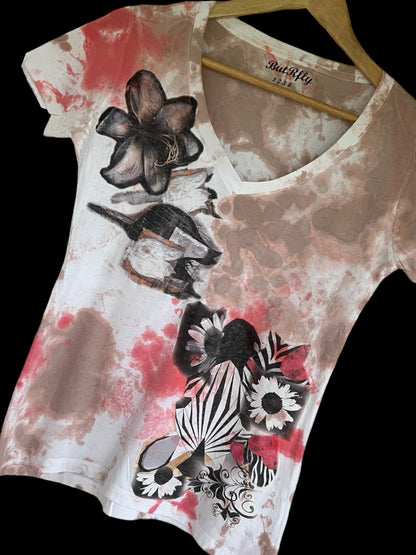 Women’s Abstract Floral Graphic V-Neck T-Shirt *